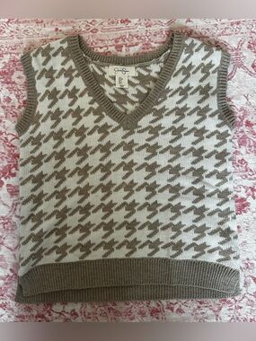 Trendy Sweater Vest
